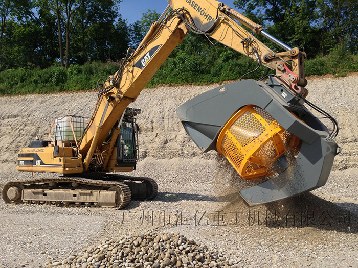 Bucket Excavator Screening Machine Construction Site